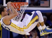 内马尔重返赛场，燃爆巴黎圣日耳曼！首战即现巅峰状态，球迷狂欢如潮涌